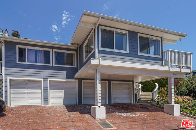 Building Photo - 3952 Las Flores Canyon Rd Rental