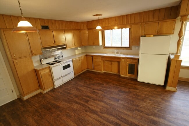 Photo - 1648 Cahoon St