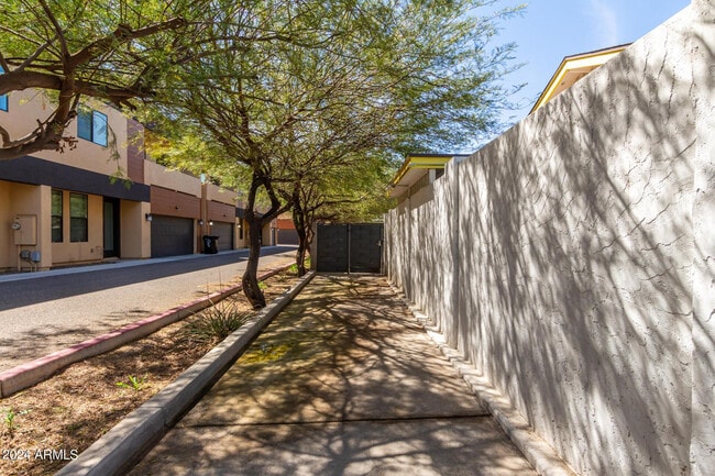 Photo - 3016 N 37th St Unit Apt 6