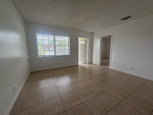 Photo - 1480 NW 19th Ct Unit 1-2
