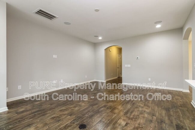 Photo - 616 Zinnia Dr