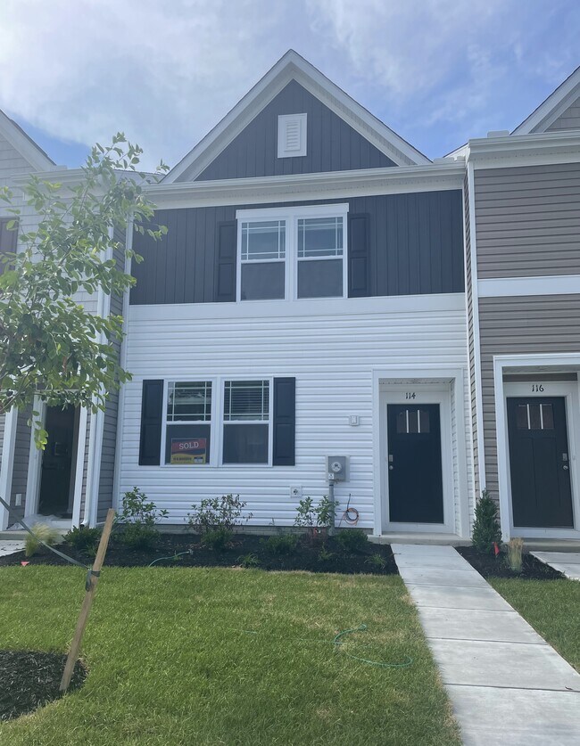 Photo - 114 Willowtree Ln Townhome