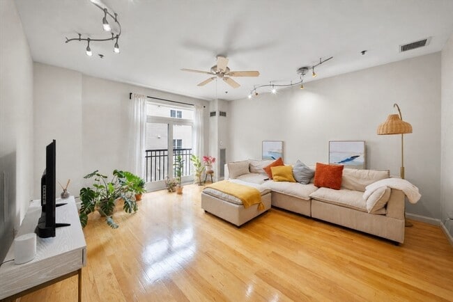Photo - 1723 Washington St Unit 505