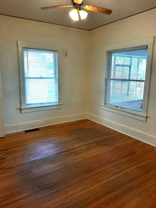 Photo - (1851 11th Ave)