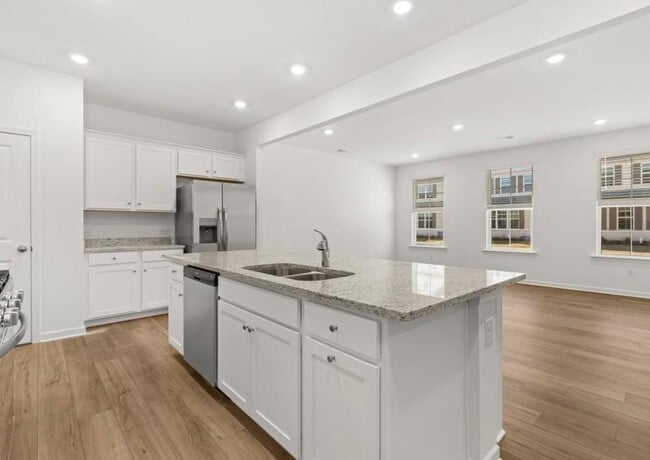 Photo - 102 Smithwood Dr