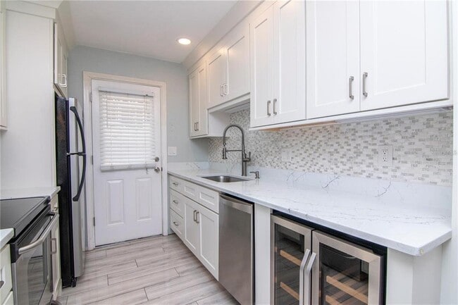 Photo - 208 Danube Ave Unit 204