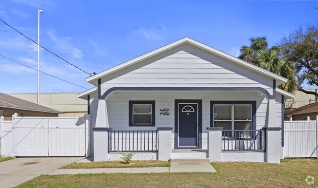 Building Photo - Ditch the Dorm – This Is How Tampa Lives Rental