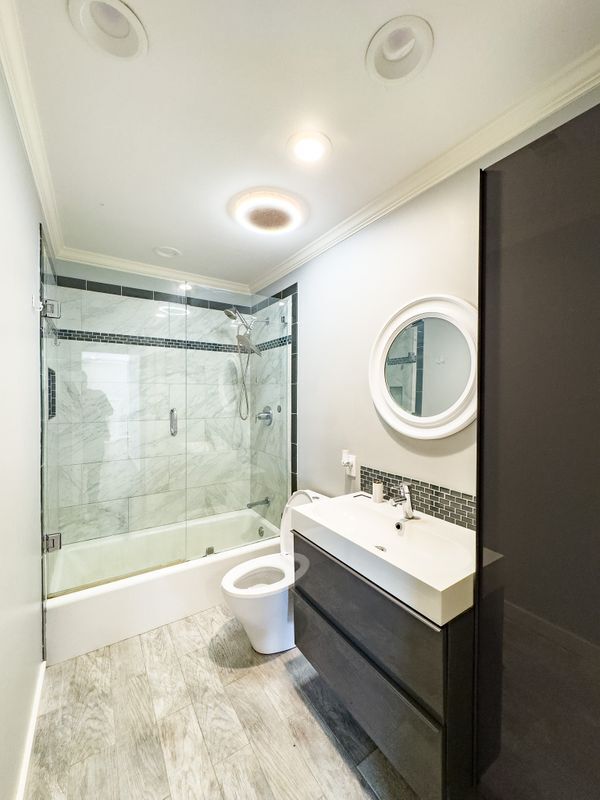 Photo - 2222 Carnes St