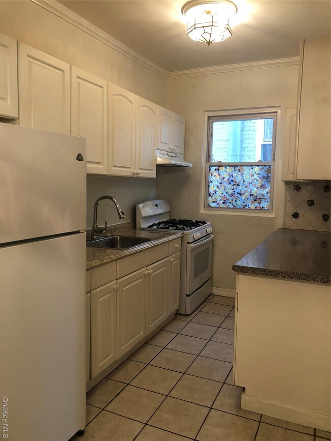 Photo - 30-11 85th St Unit 2