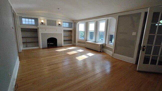 Photo - 3038 N Farwell Ave