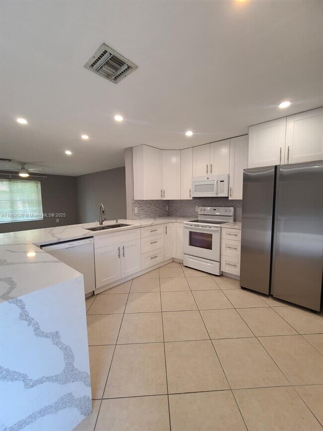 Photo - 305 NW 109th Ave