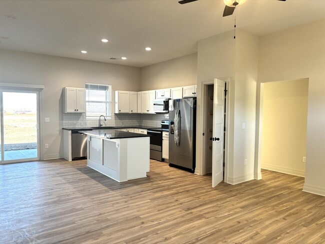Photo - 1928 E Village Estates Dr