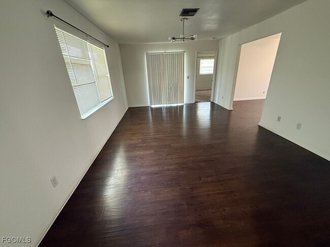 Photo - 2504 Lakeview Dr