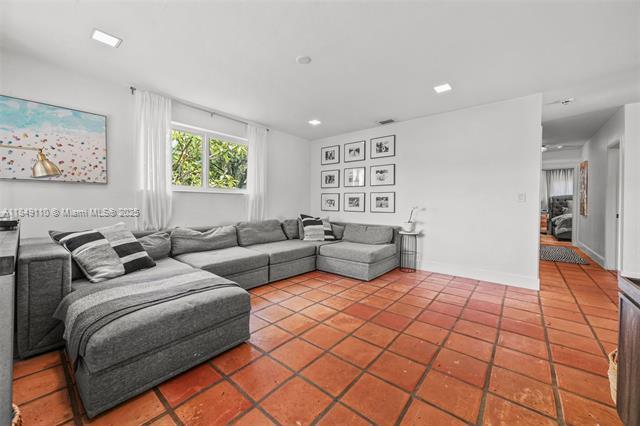 Building Photo - 8750 SW 125th Ter Rental