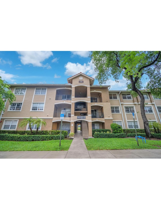 Building Photo - 11650 SW 2nd St Unit 303