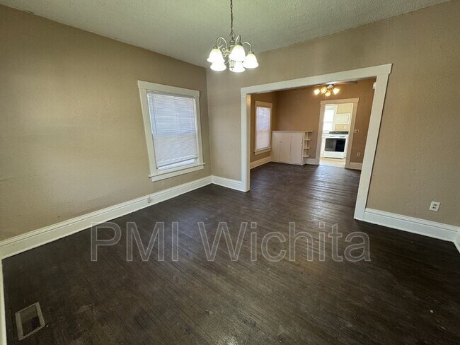 Photo - 511 E Indianapolis St