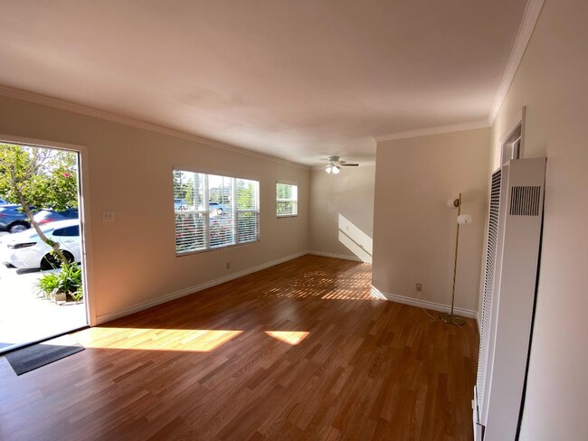 LIVING ROOM, FRONT DOOR, DINING ROOM