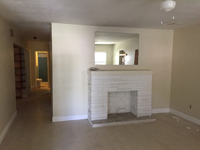 Photo - Large 3-2 with a carport