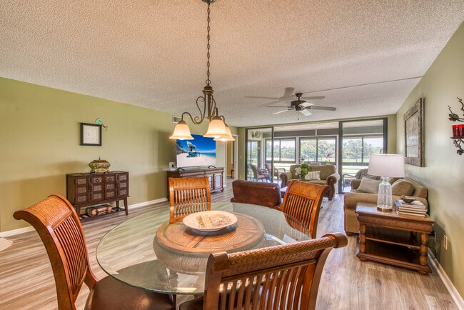Photo - 11186 Green Lake Dr Unidad 202