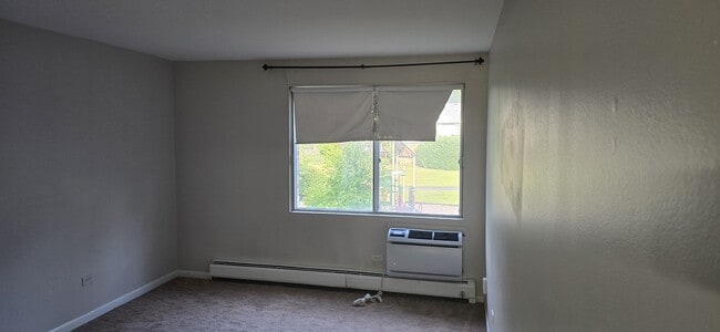 Building Photo - 910 E Old Willow Rd Unit 205 A