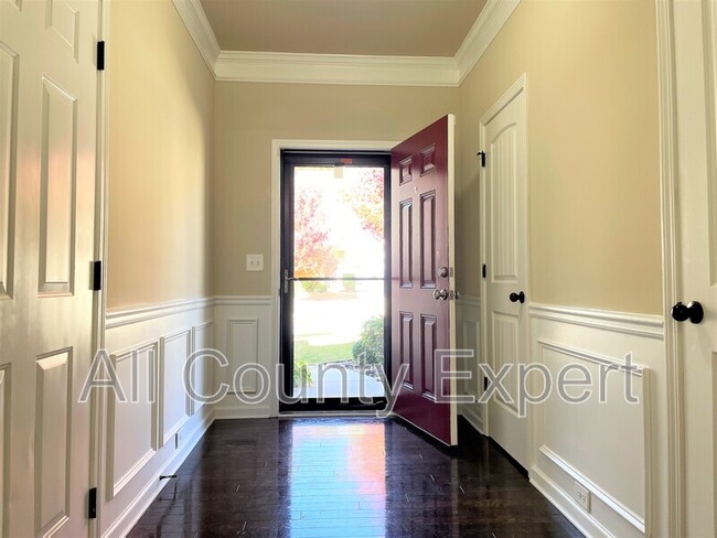 Photo - 599 Oakside Pl