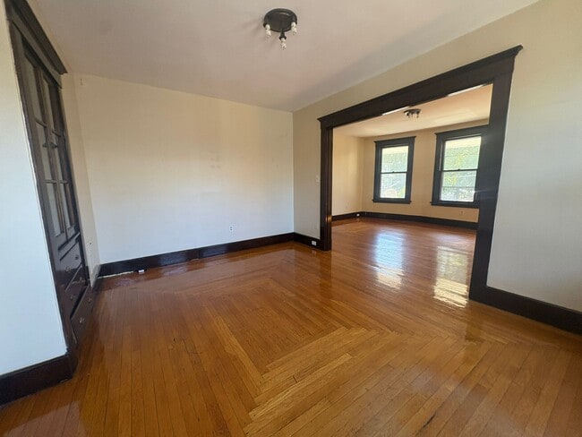 Building Photo - 83 Gibbs St Unit 2
