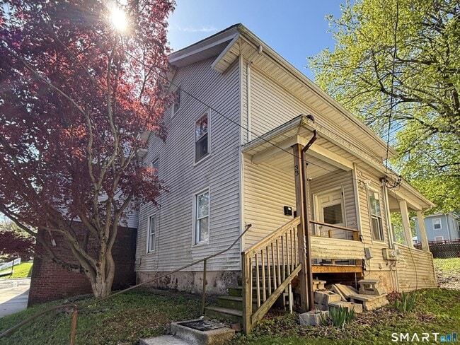 Building Photo - 33 Olive St
