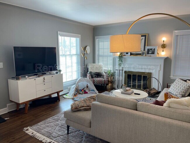 Photo - 4119 N Sheridan Ave