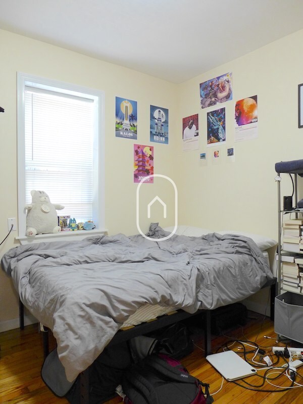 Photo - 662 Massachusetts Ave