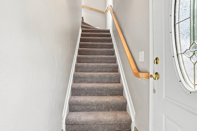 Photo - $1,945.95 with $300 Off the first month's rent, 2 Beds - 1 Bath, Single Family Home in Lakewood w... Unit #100