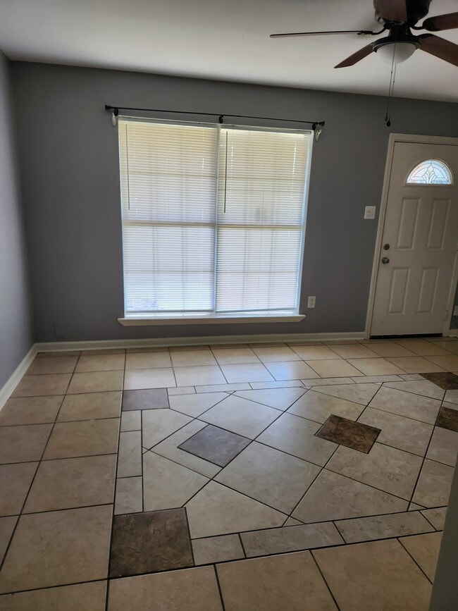 Photo - 2175 N Stevendale Rd
