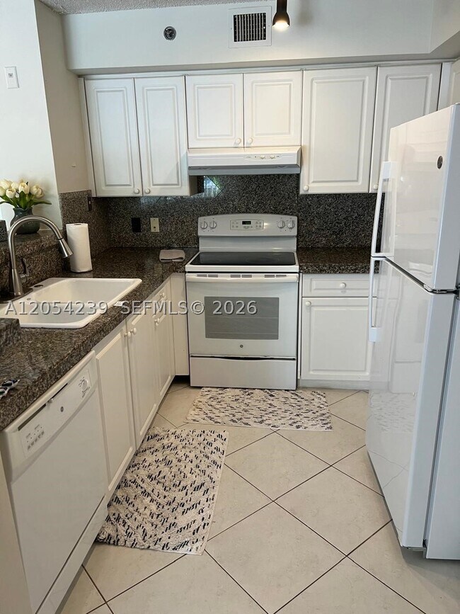 Photo - 19901 E Country Club Dr Unit 2207