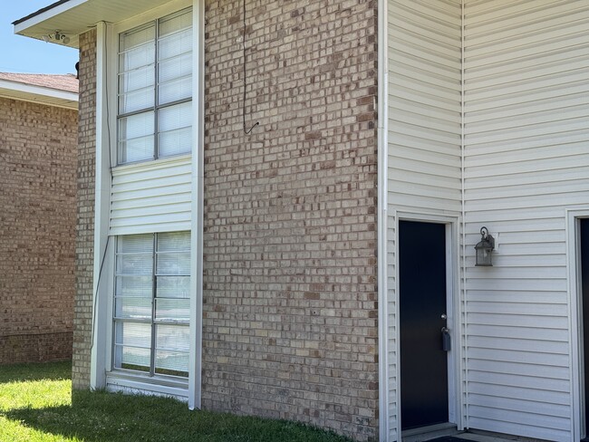 Building Photo - 2630 Kelli Dr Rental