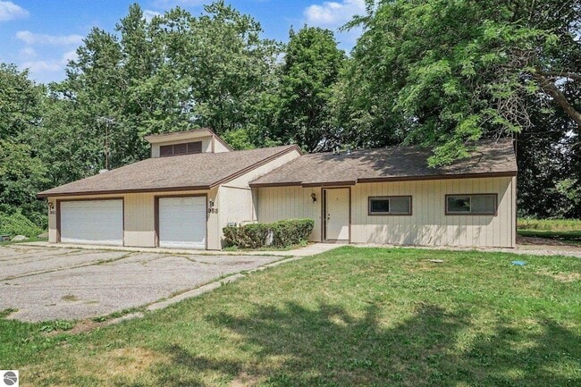 Photo - 981 Meadowbrook Dr