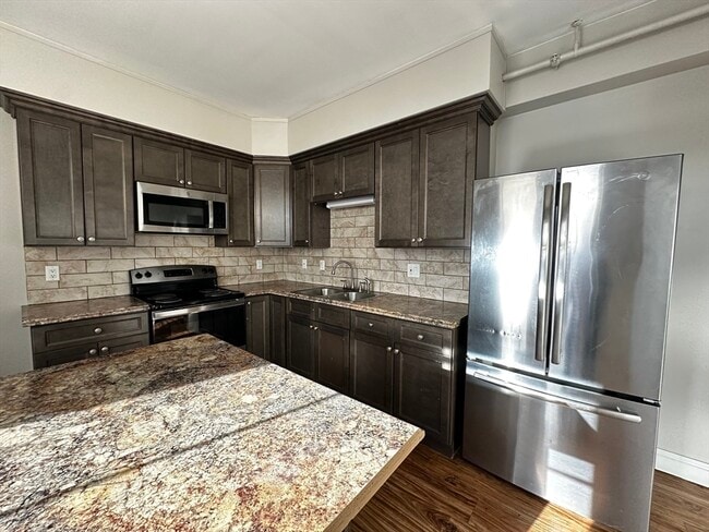 Building Photo - 5 Hampshire St Unit 3