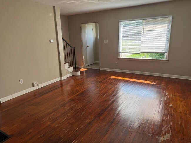 Photo - 373-375 N Roosevelt Ave Unit 373 N Roosevelt