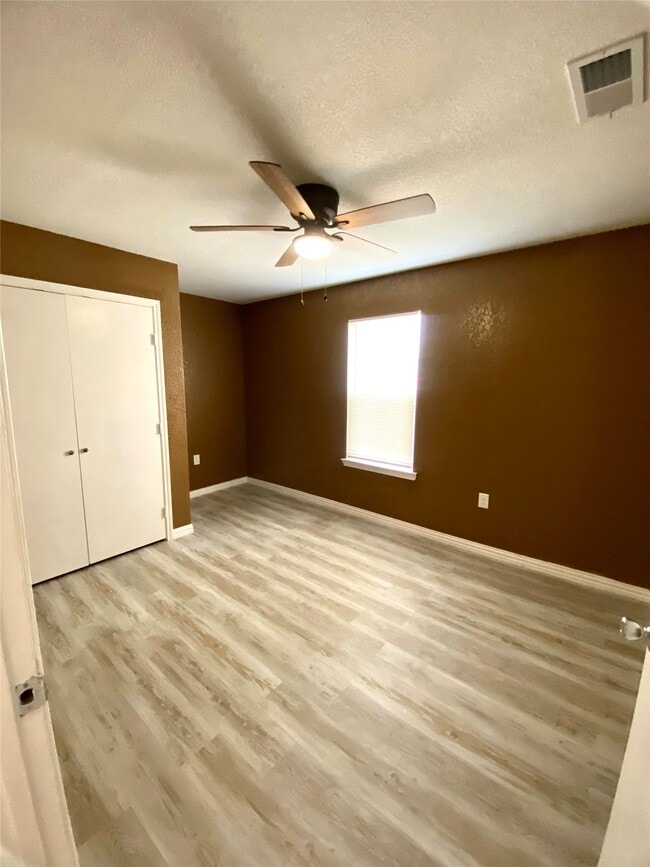 Photo - 411 Lindley Dr