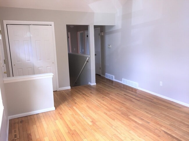 Photo - 8 Ponderosa Pl