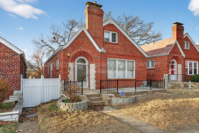 Photo - 3155 Hampton Ave