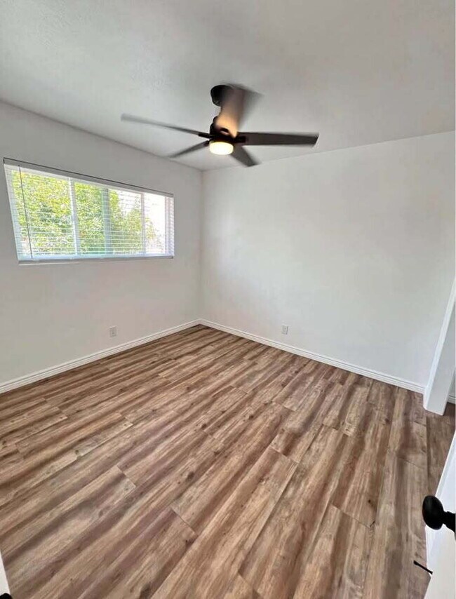 "Private Room with a shared bathroom (1 other room) locate in the Heart of Washington, UT!"