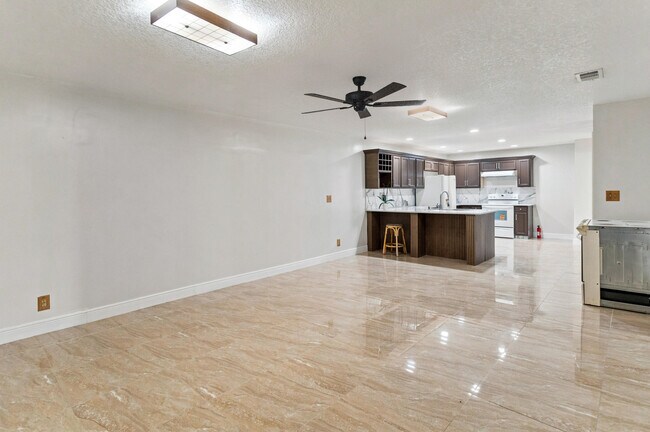 Photo - 4851 NW 17th St