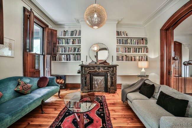 Photo - 298 Jersey St