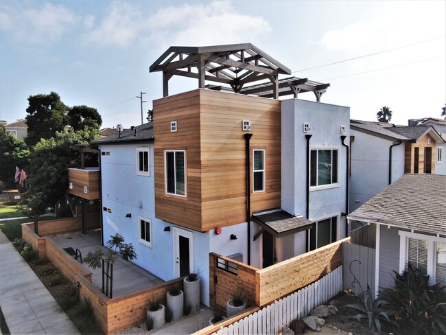 Building Photo - Modern Condo West of PCH! Unit B