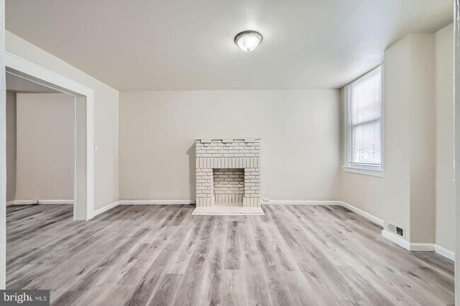 Photo - 118 N Hilton St