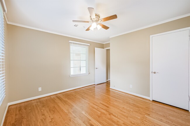 Building Photo - 4613 Braeburn Dr