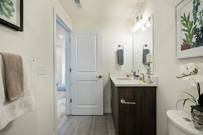 Photo - 1651 N 5th St Unidad 1 Bedroom