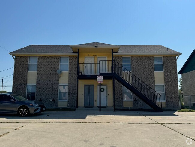 Building Photo - 1712 Benttree Dr Rental