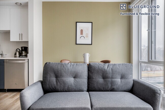 Photo - 1550 Soldiers Field Rd Unidad FL3-ID997