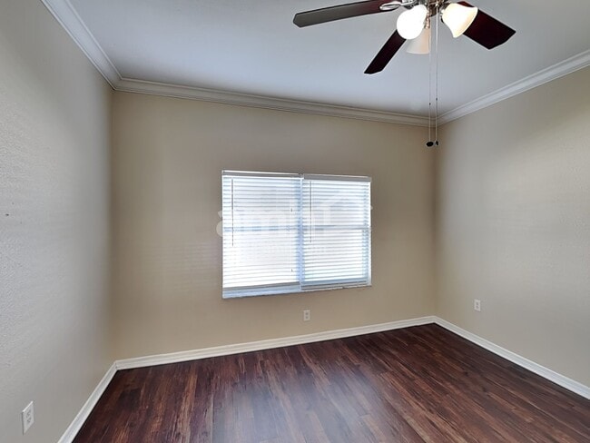 Photo - 823 Springwood Cir