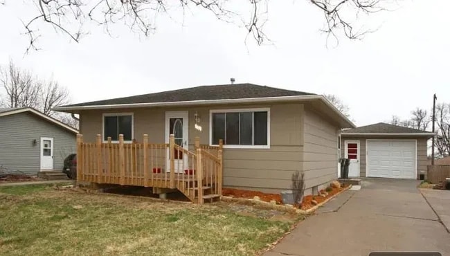 Building Photo - 1451 Manatt St